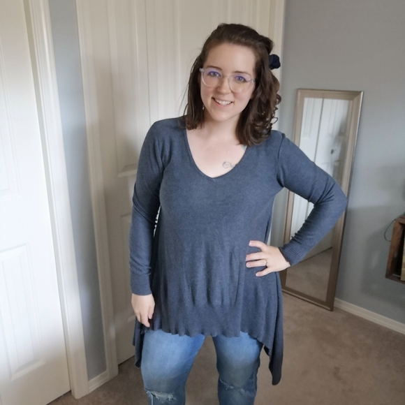 💥Cupio High Low Sweater (lightweight) - Picture 2 of 7